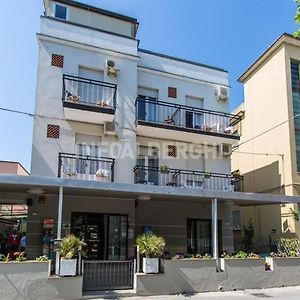 Hotel Laura Beach